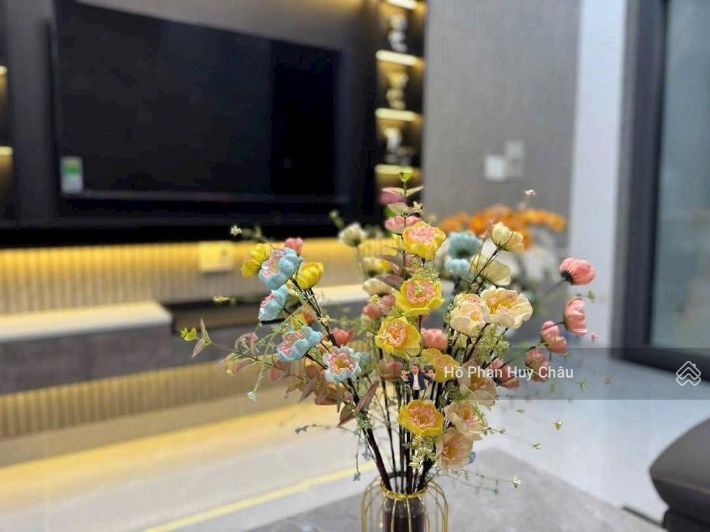 Nhà đẹp hẻm xe hơi 4 tầng full nội thất chỉ 7.99 tỷ