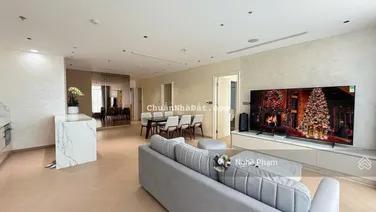 Cần cho thuê căn hộ 3PN Vinhomes Golden River Ba Son. View trực diện sông, nội thất cao cấp.