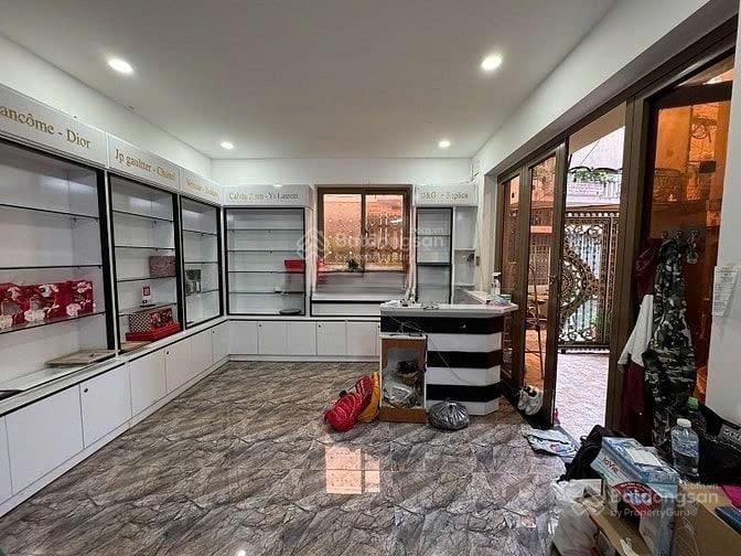 Nhà mặt tiền - Lê Tự Tài - 5x8m - trệt lửng 3 lầu sân thượng - 3PN 4WC - 25 triệu TL - 0906 656 ***