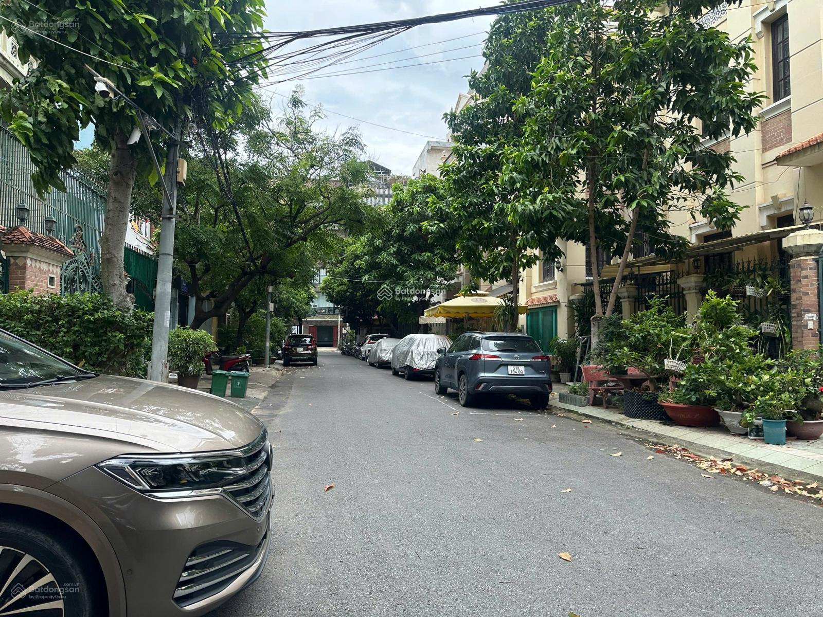 Độc tôn MT Phan Xích Long! Giá 40 tỷ ngang lớn 6 x 10= 61m² 2MT kết cấu: 4 tầng có HDT: 120tr/ th