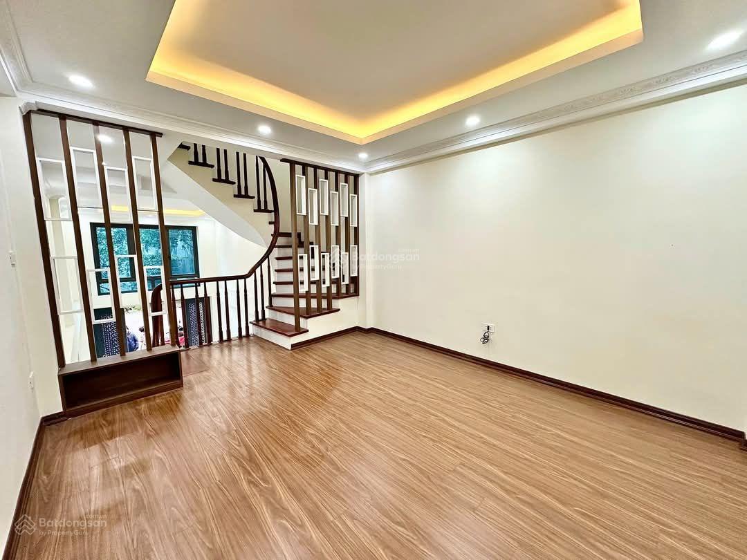 CẠNH NHỔN NHÀ 5 TẦNG ĐẸP Ô TÔ ĐỖ CỬA NGÕ THÔNG TỨ TUNG
GIÁ CHỈ 5.X TỶ HÀNG HIẾM KHU VỰC CẠNH NHỔN NHÀ 5 TẦNG ĐẸP Ô TÔ ĐỖ CỬA NGÕ THÔNG TỨ TUNG
GIÁ CHỈ 5.X TỶ HÀNG HIẾM KHU VỰC