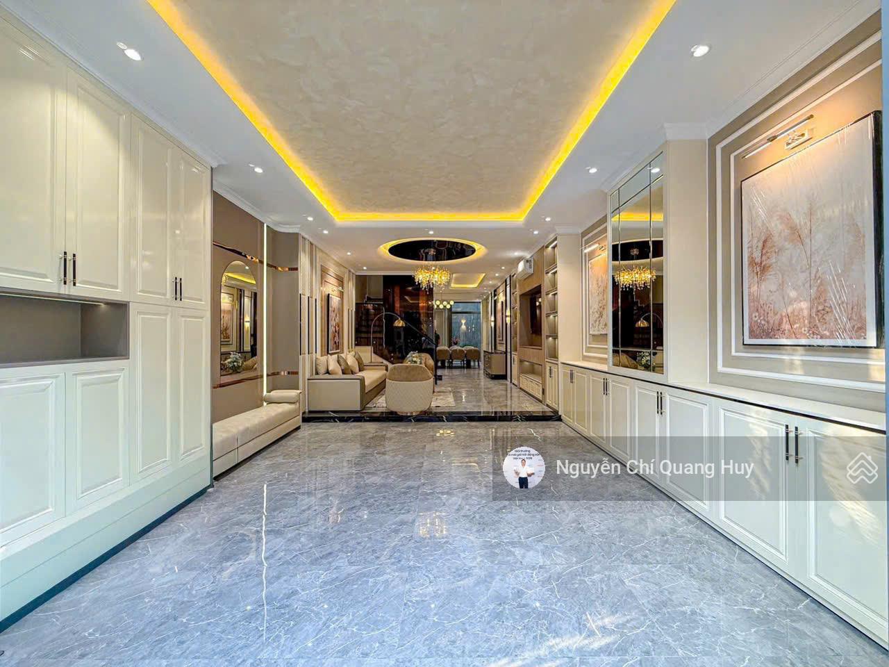 Nhà phố tân cổ điển phong cách Âu Châu - Đẳng cấp theo thời gian - đường rộng 12m KDC dân trí cao