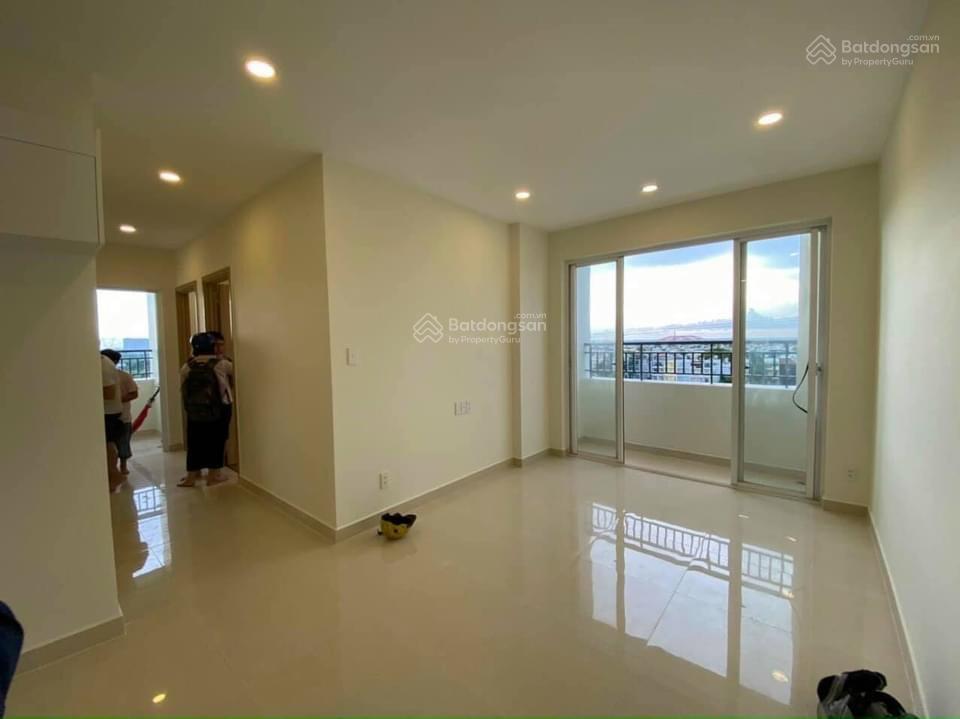 Tôi kẹt tiền cần bán căn góc 3PN 2WC, 79m2 giá 2,910 tỷ tặng lại nội thất