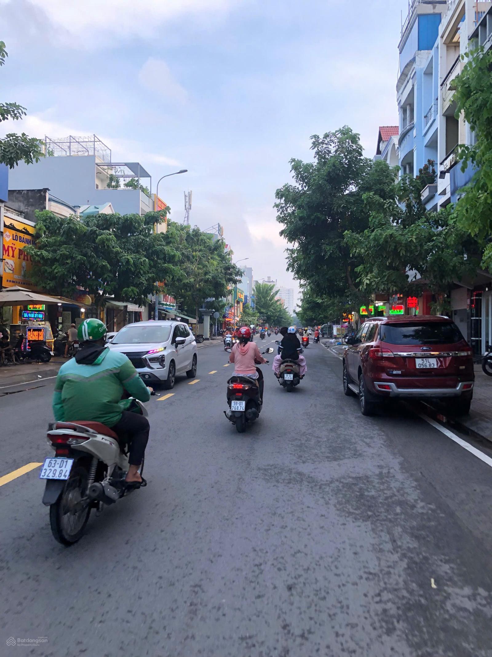 Bán nhà MTKD Độc Lập 4 x 19m đúc 3 tấm giá 11,5 tỷ thương lượng Bán nhà MTKD Độc Lập 4 x 19m đúc 3 tấm giá 11,5 tỷ thương lượng