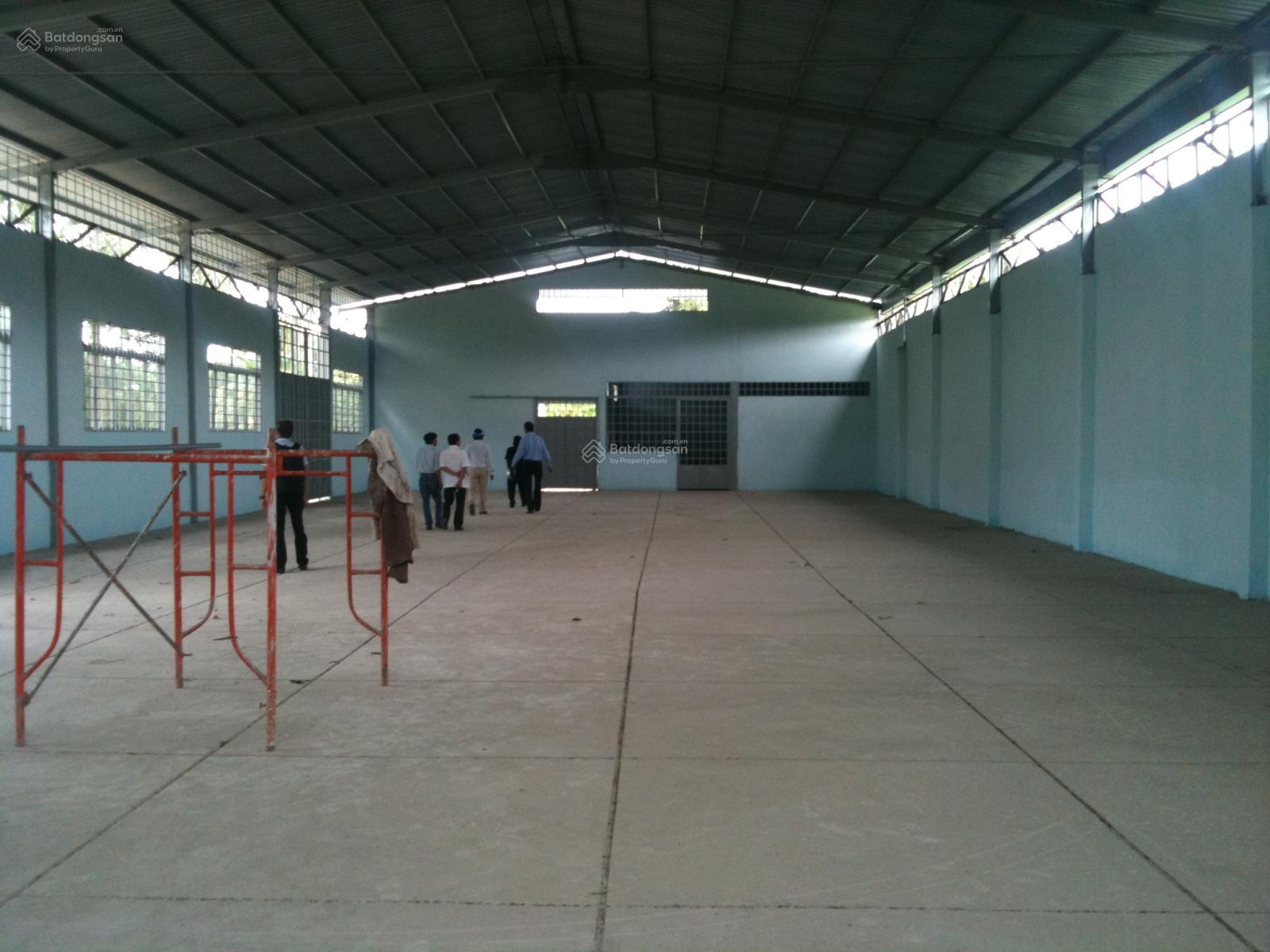 Nhà xưởng cho thuê xã bà điểm huyện hoc môn dt: 500m giá 40 triêu/tháng lh: 0908 561 *** Nhà xưởng cho thuê xã bà điểm huyện hoc môn dt: 500m giá 40 triêu/tháng lh: 0908 561 ***