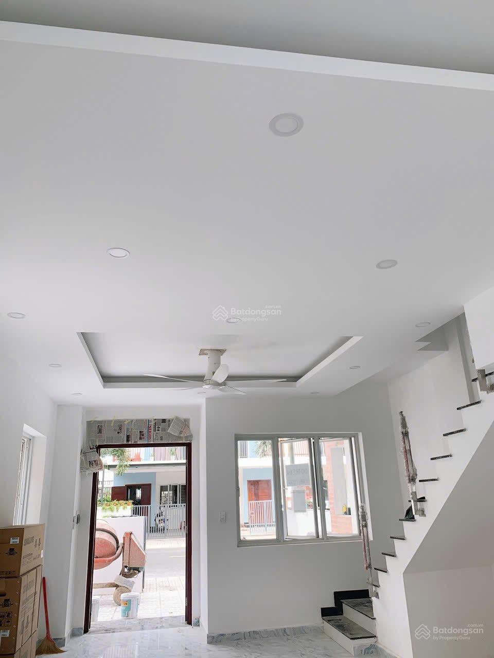 BÁN NHÀ PHỐ SUN CASA HÒA PHÚ CĂN GỐC GIỮA HIẾM DT 7x16 Hoàn thiện cơ bản giá 3.9 tỷ