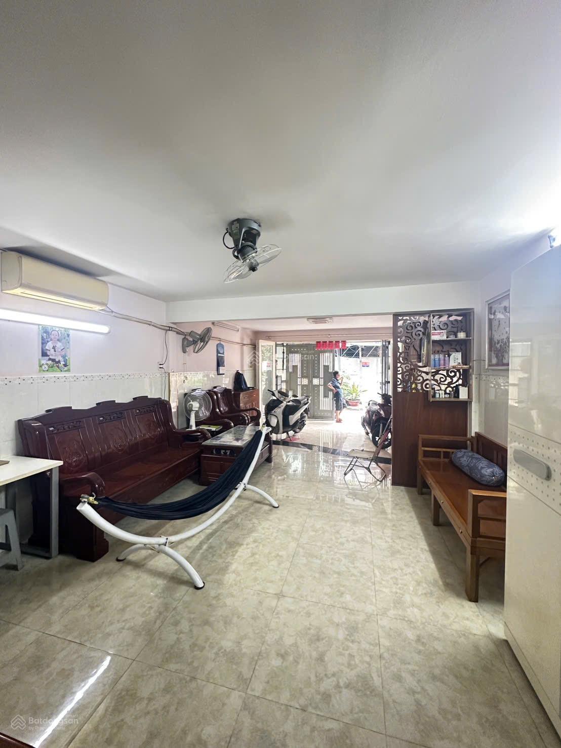 62M2 (4.6X15M) CHỈ 6.6 TỶ CÒN BỚT NGAY PHỐ ẨM THỰC Q6 CXPLB HẺM 4M THÔNG 2 TẦNG 61M2 (4.6X15M)