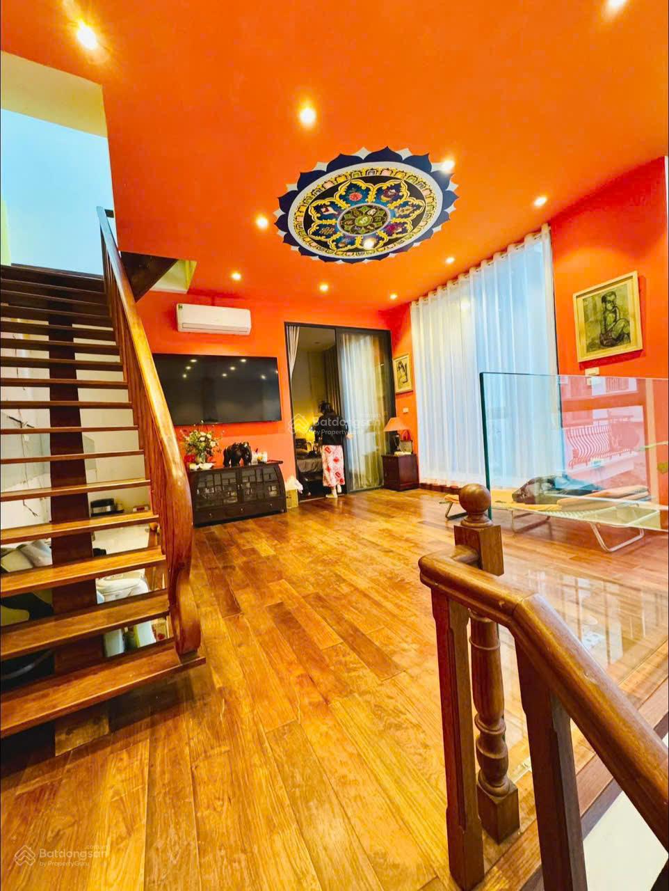 Chính chủ cần bán nhà mặt ngõ, 3 thoáng ,Phố Nguyễn Thái Học, DT 60M X 5 Tầng, MT 11m, nhà sát phố