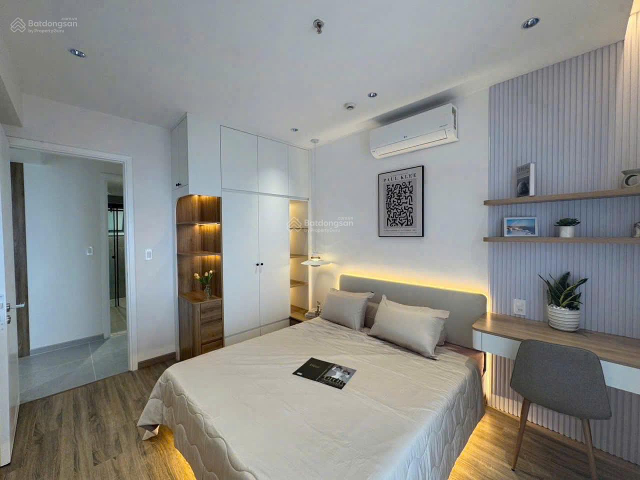Cần cho thuê nhanh căn hộ Star Hill, PMH, Q7, 3PN nhà đẹp, giá rẻ. LH: 0914 574 *** (Em Thao)