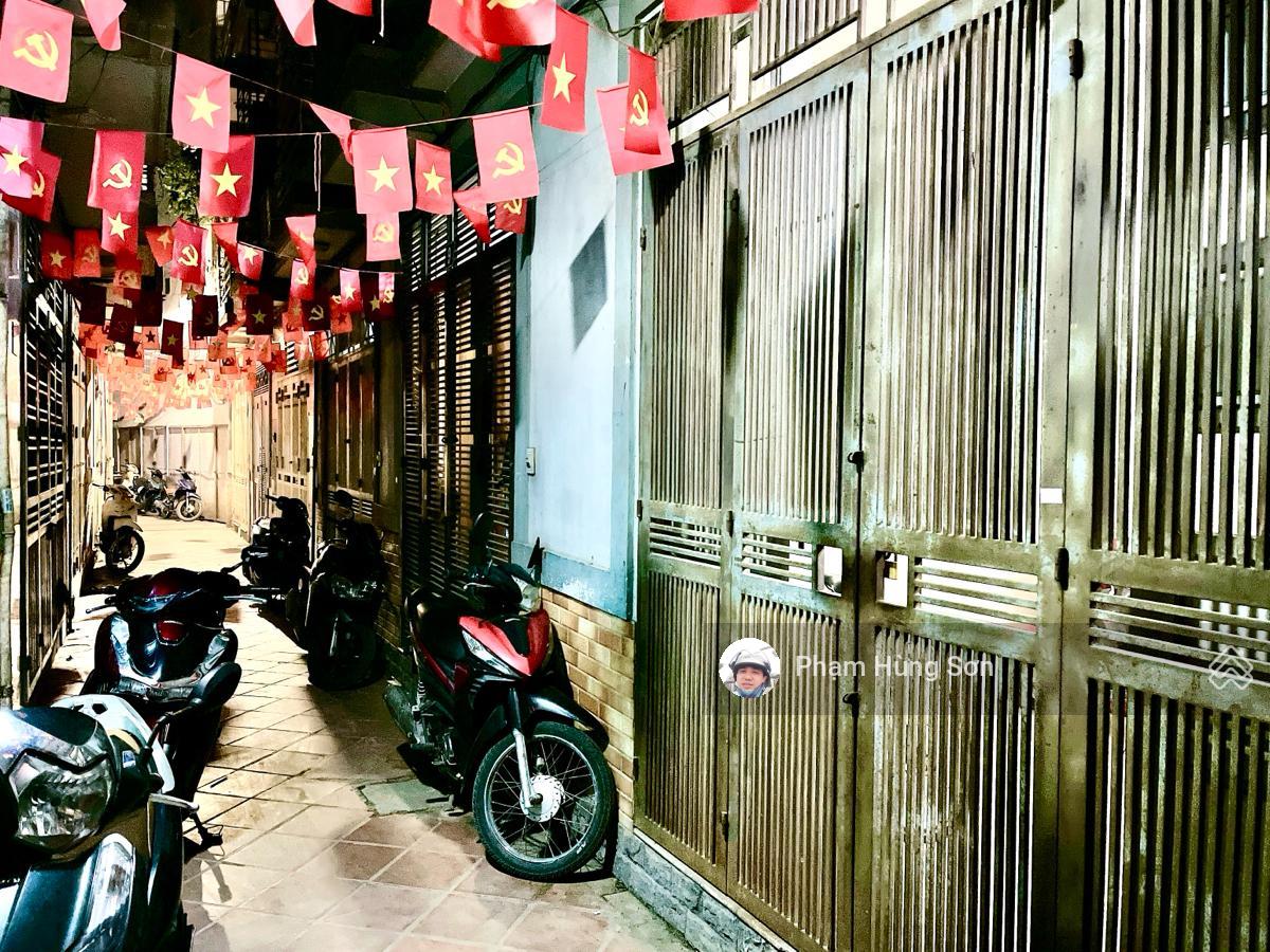 Bán NR đẹp xuất sắc tại Hoàng Mai, 6,2 tỷ, 34m2, 3PN, 3WC, 4 tầng Bán NR đẹp xuất sắc tại Hoàng Mai, 6,2 tỷ, 34m2, 3PN, 3WC, 4 tầng