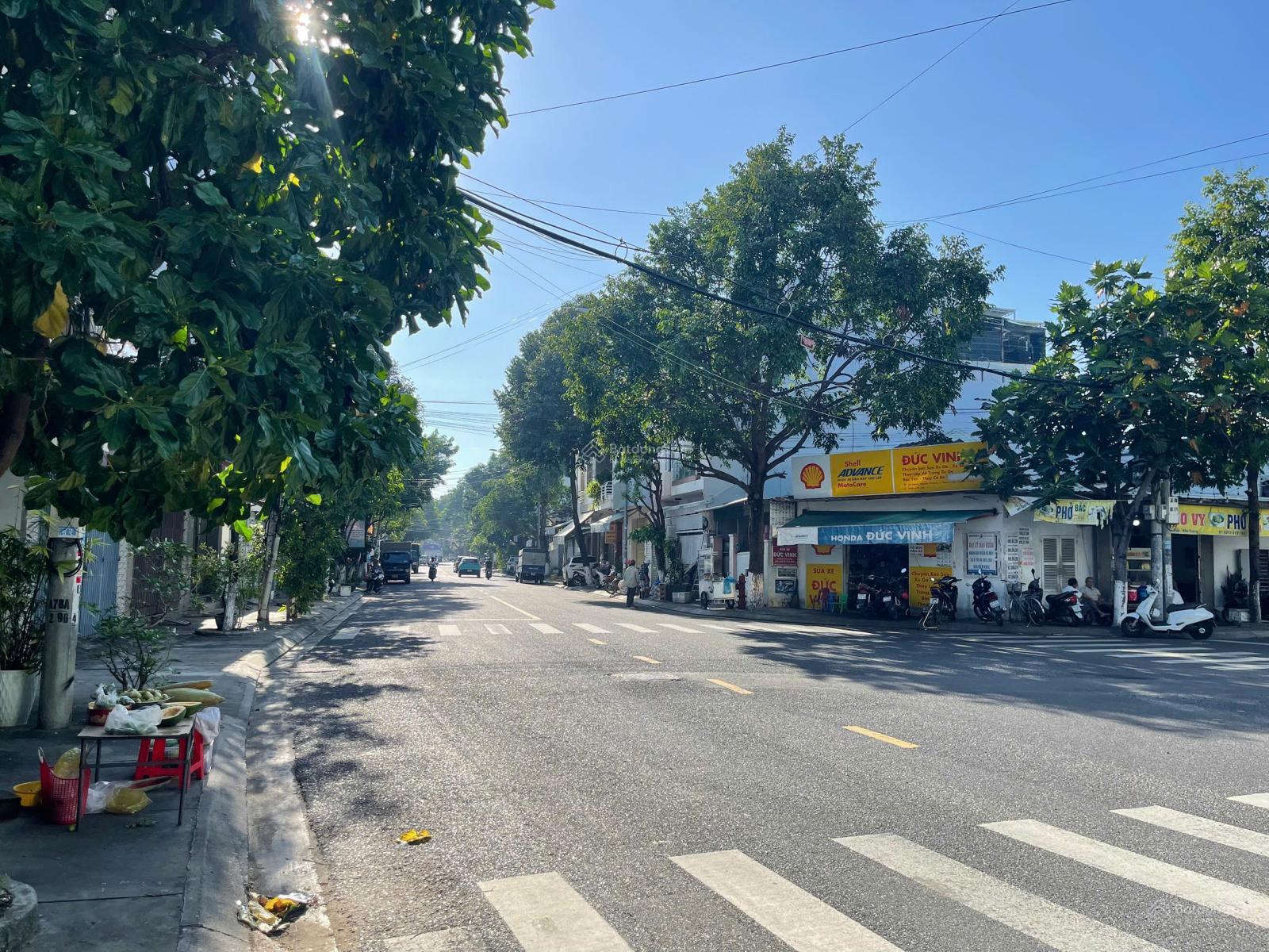 Đất nền mặt tiền đường 16m, ô bàn cờ Phước Long Nha Trang. Ngang hơn 9m. Sát sân bay cũ, gần biển