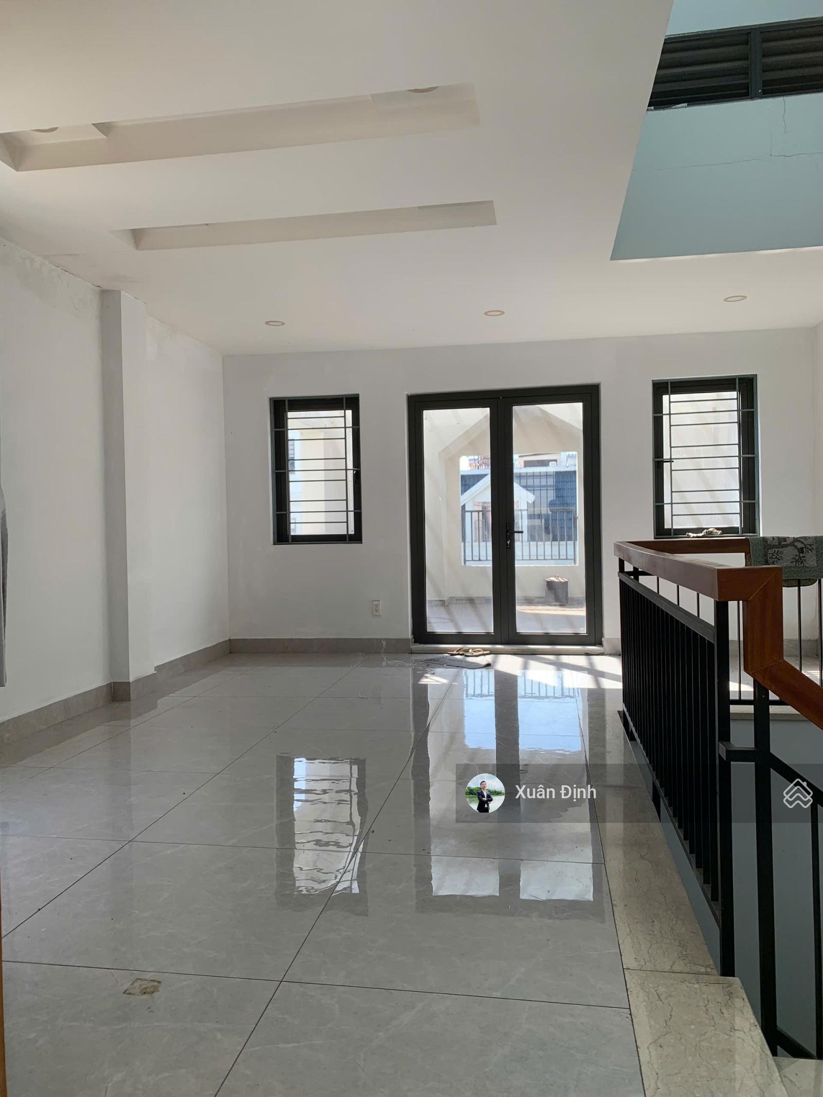 Cho thuê gấp nhà phố 7x20m hoàn thiện cơ bản đẹp - thoáng thích hợp ở và làm VP 30tr/tháng