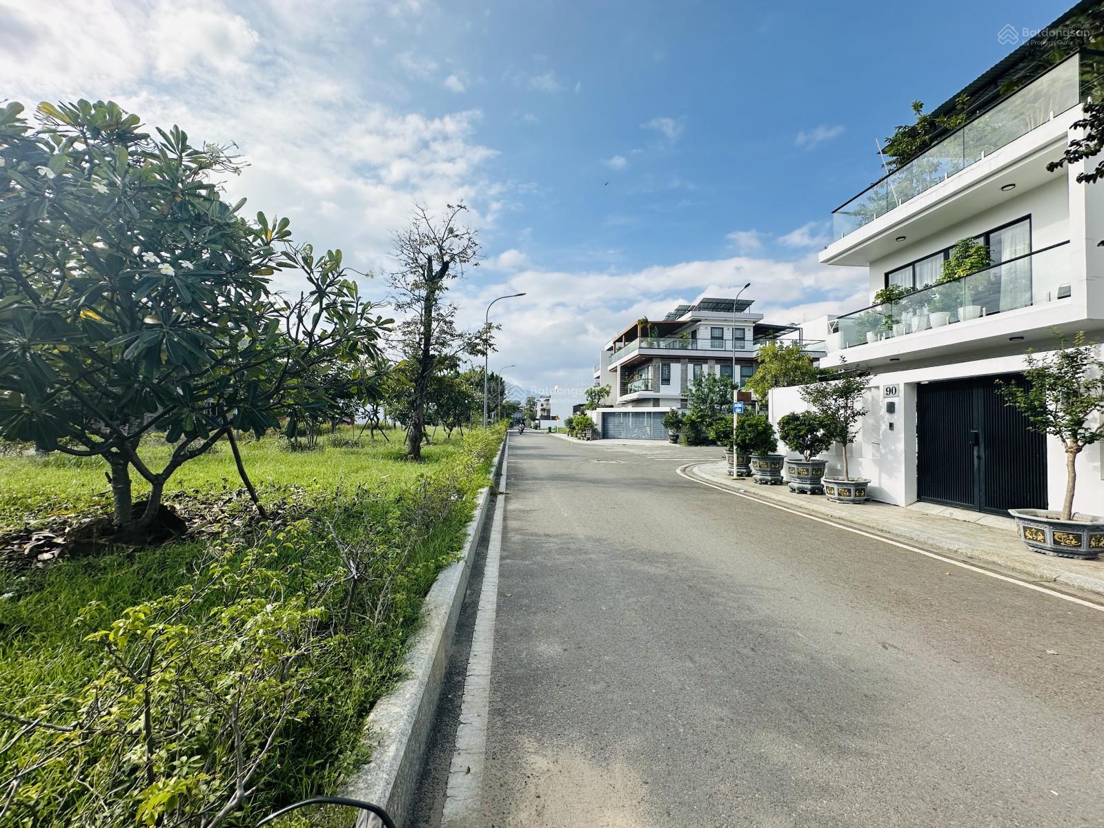 (Hàng hiếm), lô Đông Nam gói 7 sạch đẹp đường 29m hạ giá bán nhanh 5tỷ850 bao hết, LH 0906 462 ***