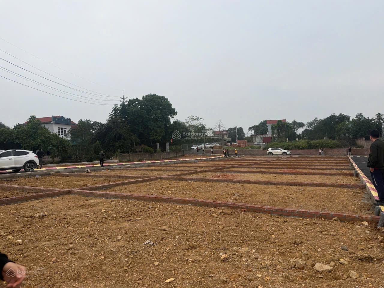 0975 897 *** Bán đất phường Xuân Khanh, Hà Nội, full thổ cư, mặt tiền 6m giá chỉ 990 triệu