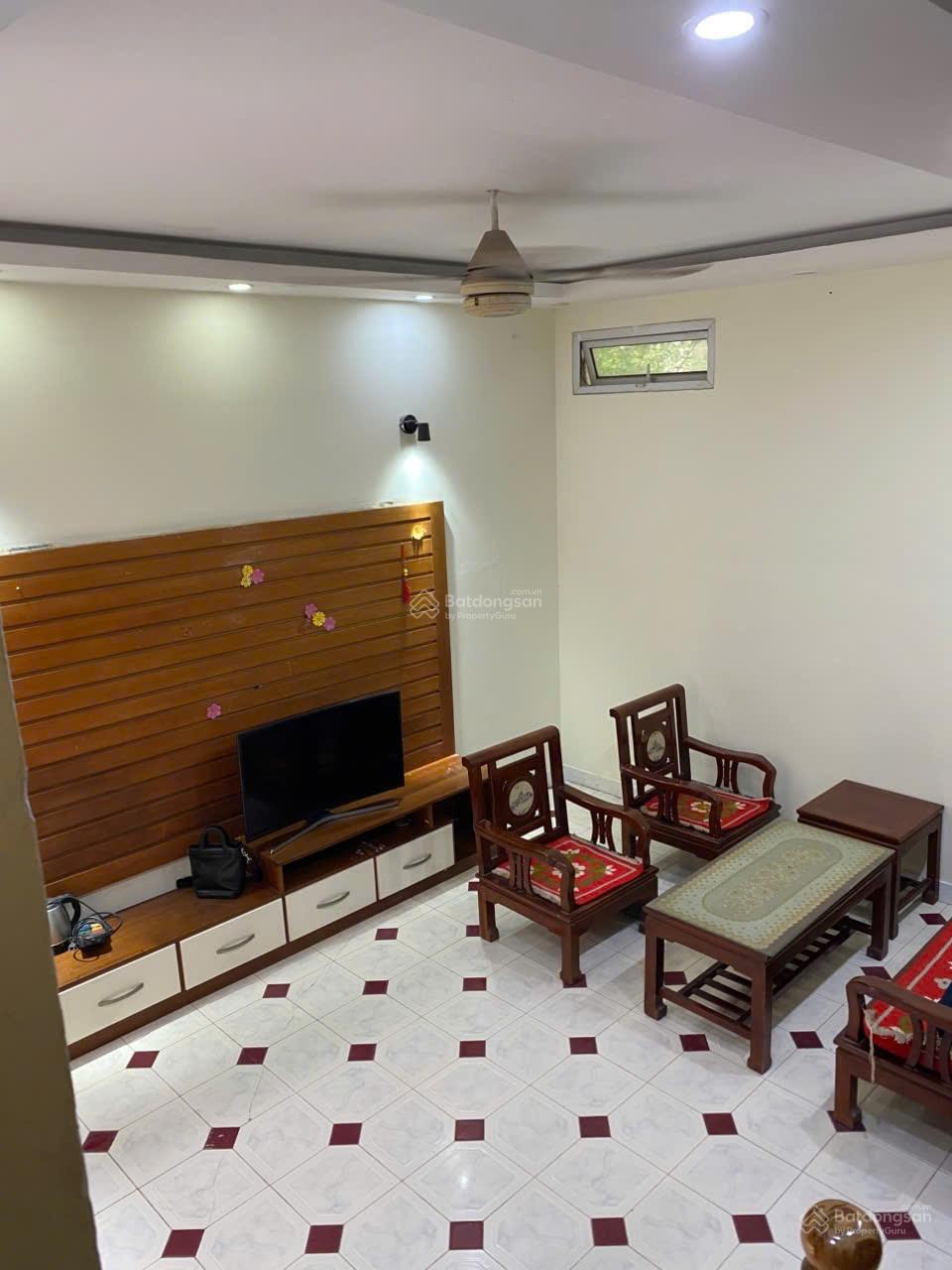 Cho thuê nhà riêng nguyên căn ngõ 67 Thái Thịnh. Dt 55m*4T*Mt 4m, Đcb. Giá 13tr/th