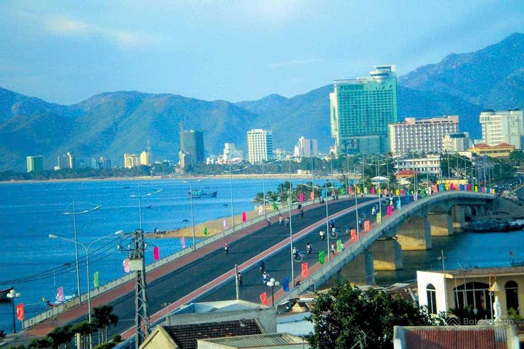 CHO THUÊ KHÁCH SẠN 2 MẶT TIỀN - CHỢ ĐẦM - NHA TRANG - CÁCH BIỂN 300M