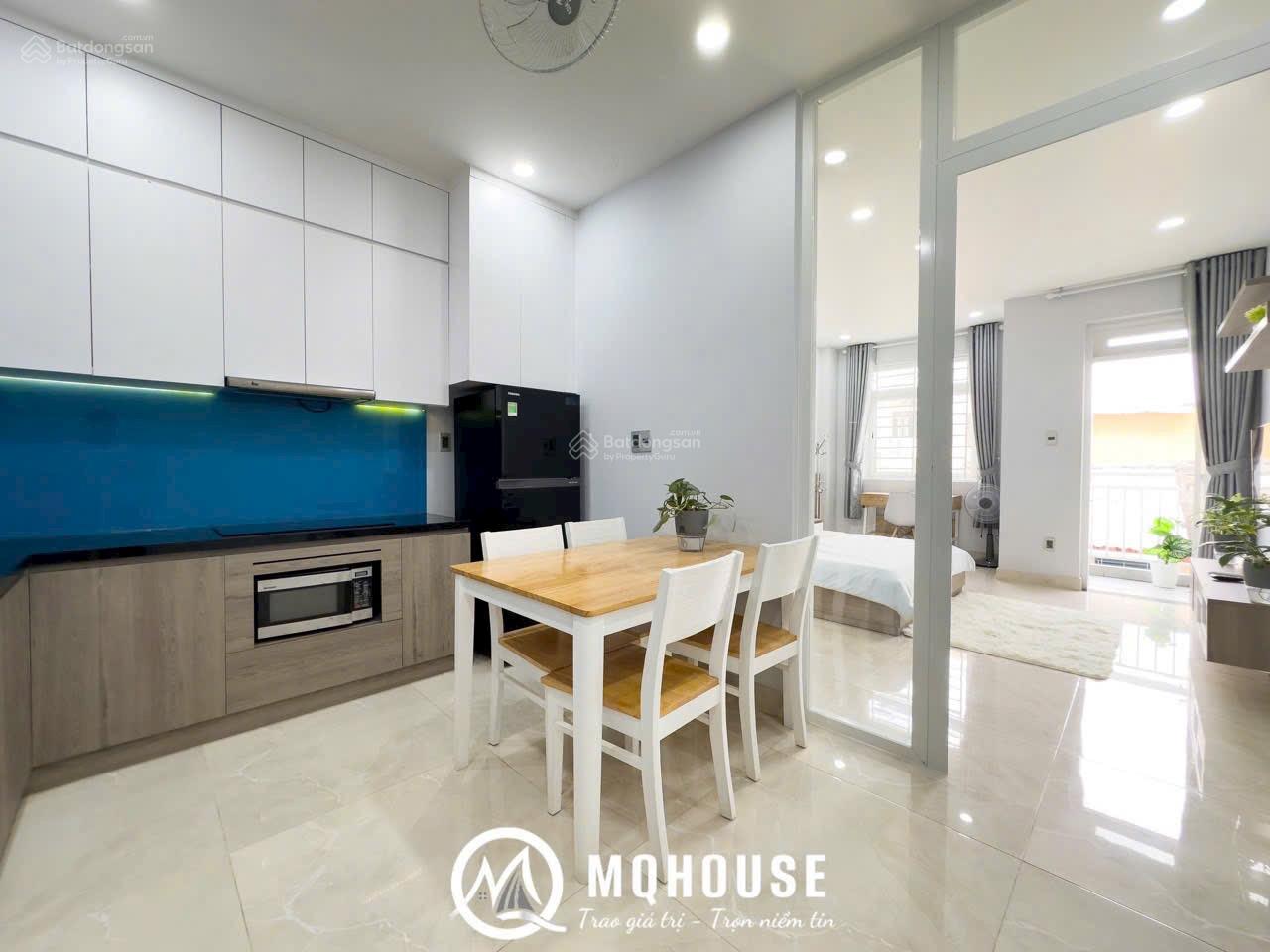 Cho thuê căn hộ 1 phòng ngủ siêu rộng ban công thang máy khu biệt thự Quận 10