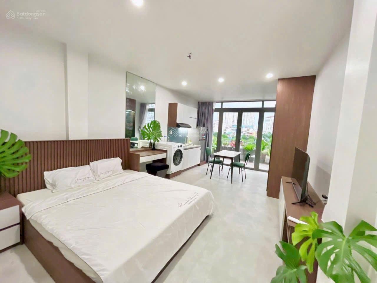 Cho thuê studio ban công tách bếp siêu rộnG 40-50m2 view sông mặt tiền Võ Văn Kiệt Q1. Nuôi pet ok