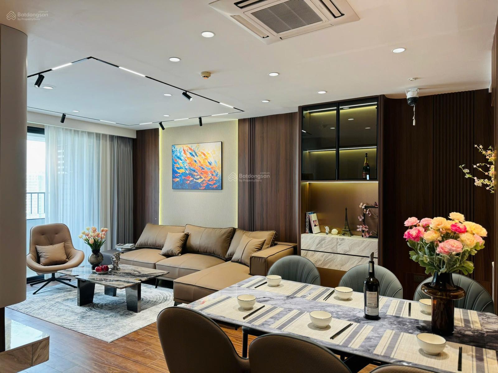 Em chuyên căn 3 ngủ FLC Cầu Giấy, giá tốt nhất, ban công Đông Nam,116,6m2,full đồ,sổ đỏ,slot ô tô