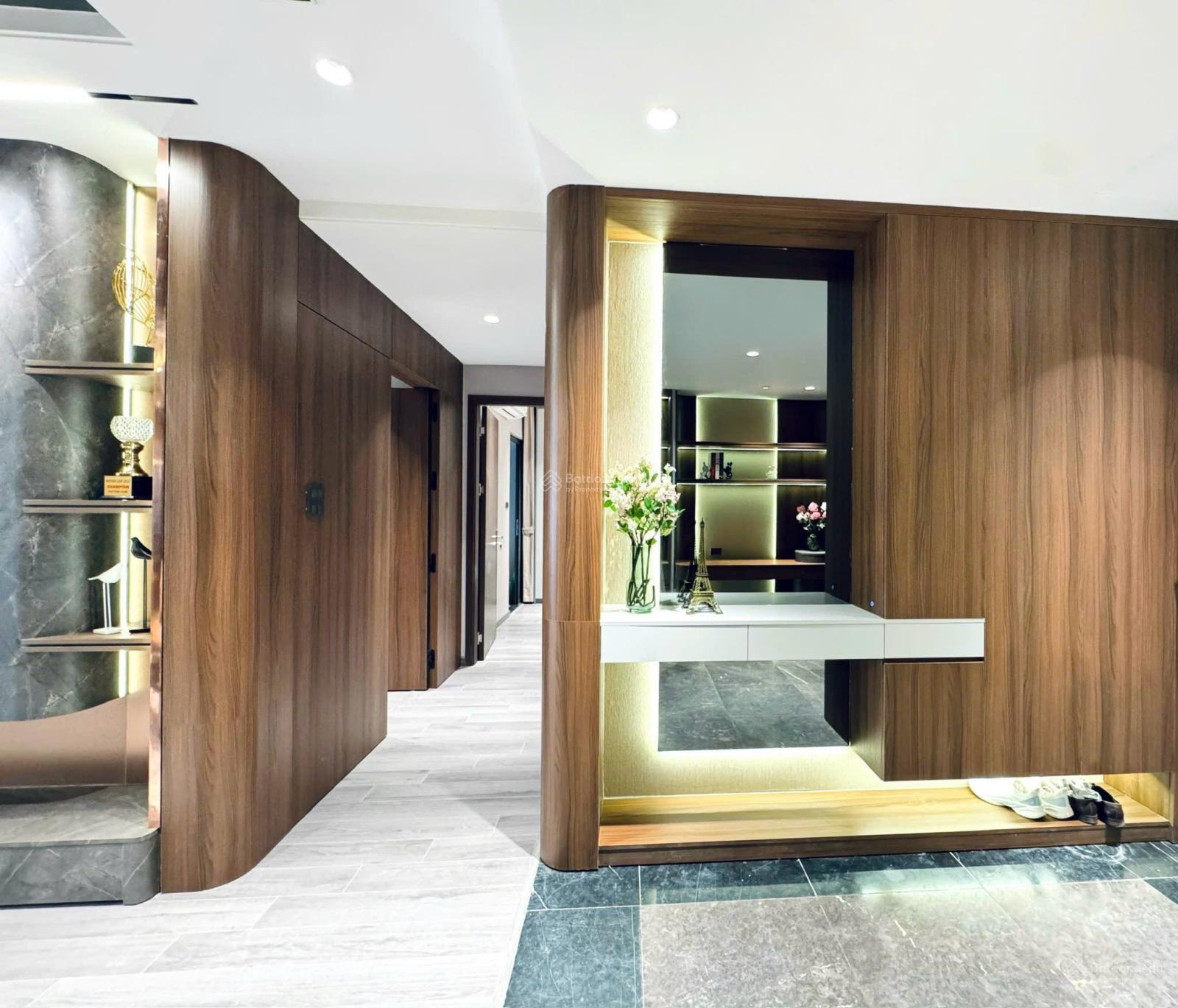 Em chuyên căn 3 ngủ FLC Cầu Giấy, giá tốt nhất, ban công Đông Nam,116,6m2,full đồ,sổ đỏ,slot ô tô