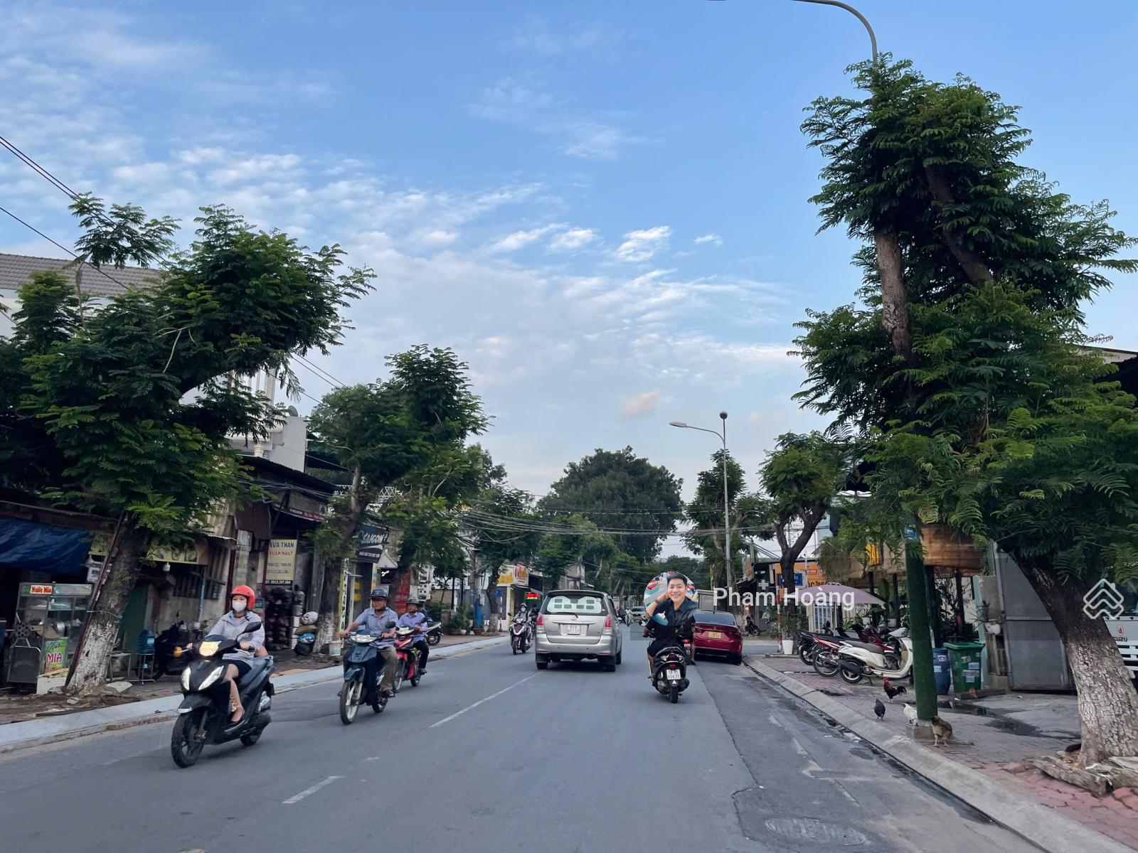 Chính chủ bán lô đất Nguyễn Du Dĩ An Bình Dương cũ DT 150m2 ngang 5m gần trường cấp 1.2.3 đường oto