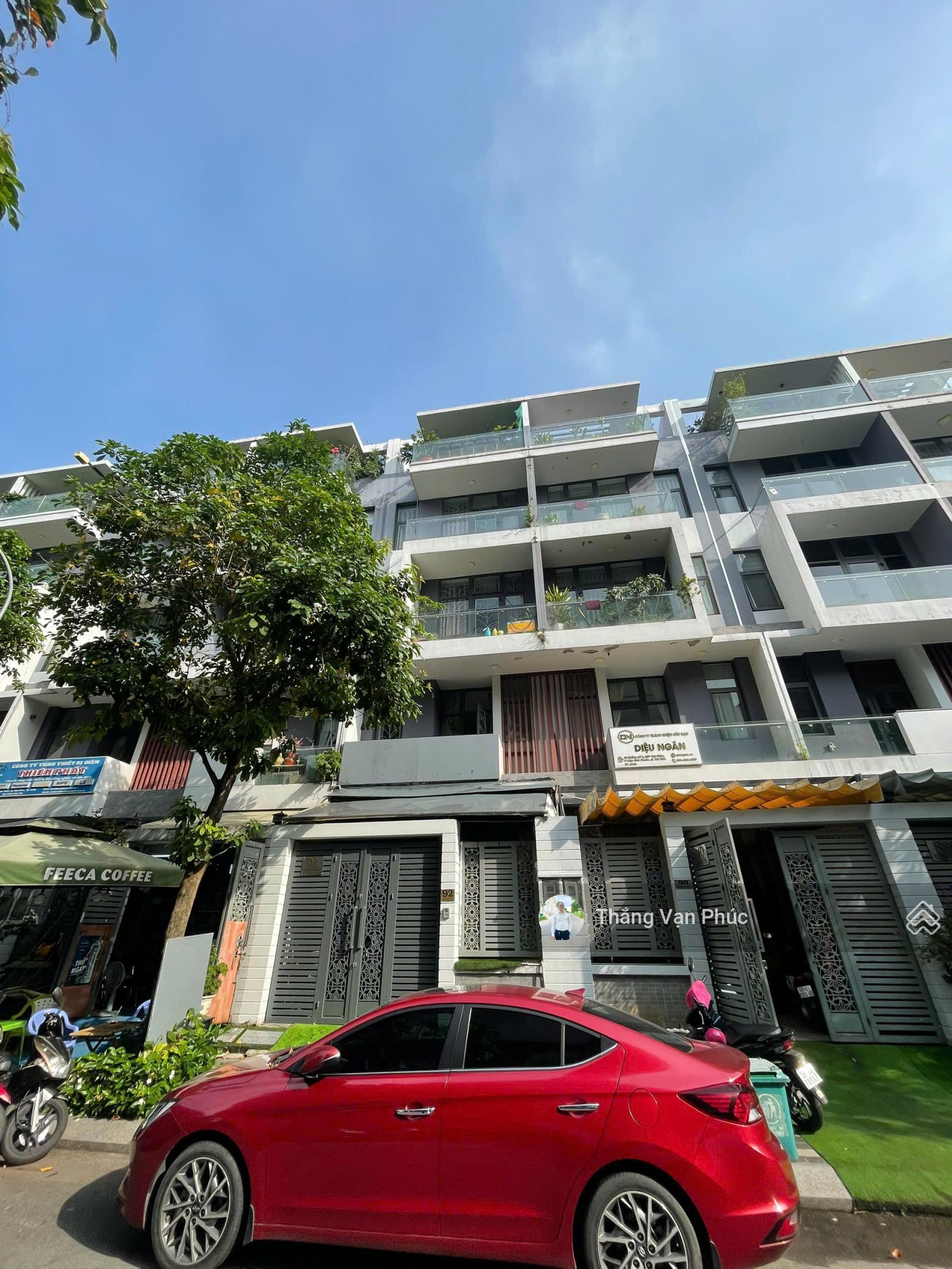 CHỦ GIẢM 1 TỶ 5M GIÁ 17 TỶ 900 BÁN NHANH, ĐỐI DIỆN TRƯỜNG HỌC EMASI VẠN PHÚC, 5 TẦNG HOÀN THIỆN ĐẸP