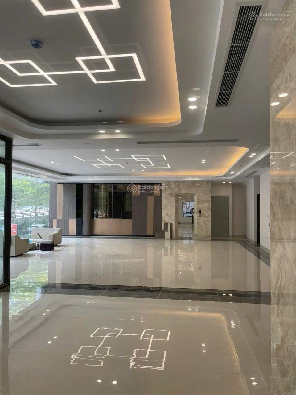 Bán Toà Văn Phòng 8 tầng 380m2 tích hợp Penhouse đẳng cấp thượng lưu với dòng tiền 700tr/ tháng.