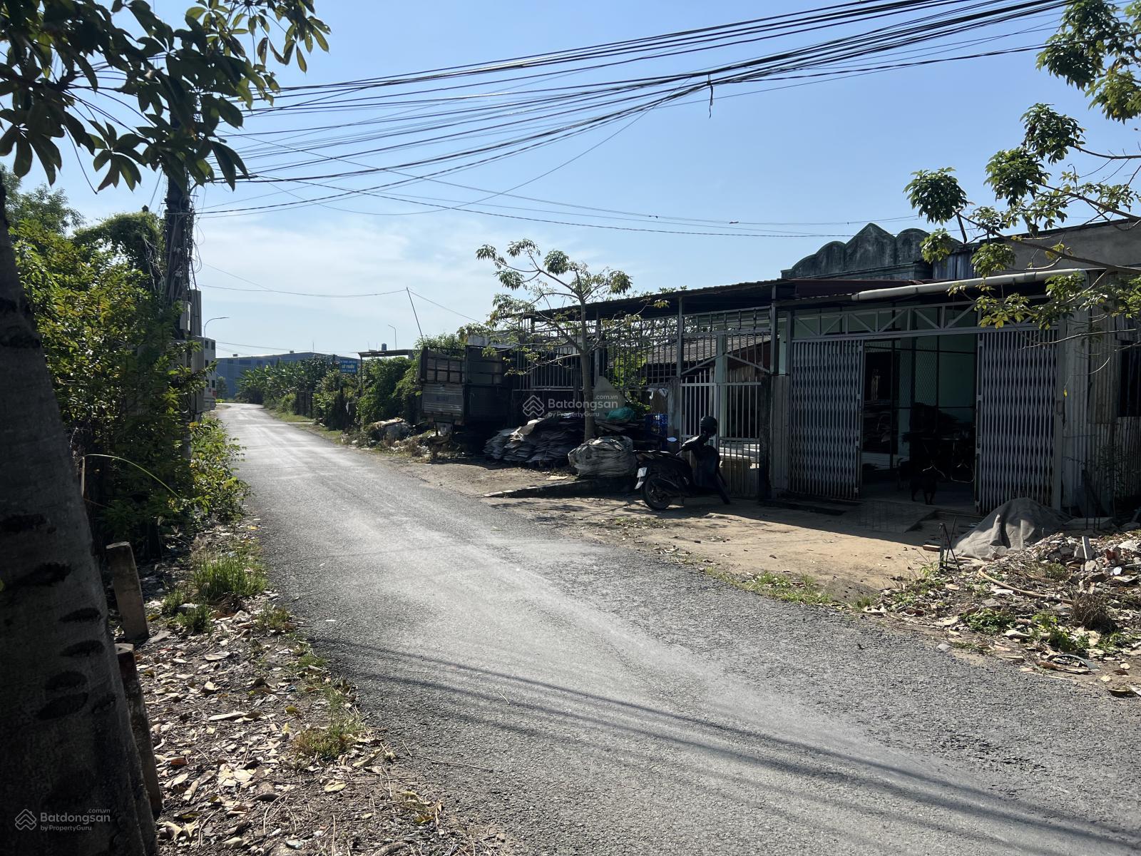 Bán nhà riêng tại đường Ấp 5, Bến Lức 10 tỷ. 1300m2, chính chủ, hot