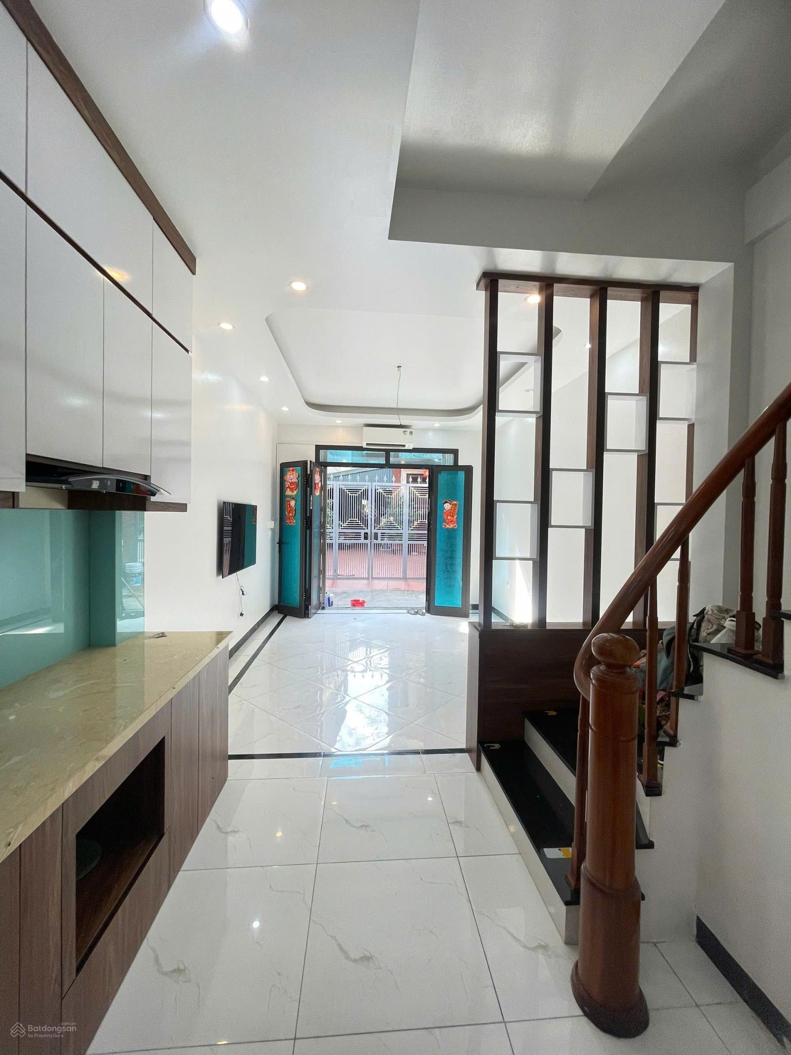 Bán nhà phường Yên Nghĩa hà đông 30m2 x5 tầng giá 4TỶ