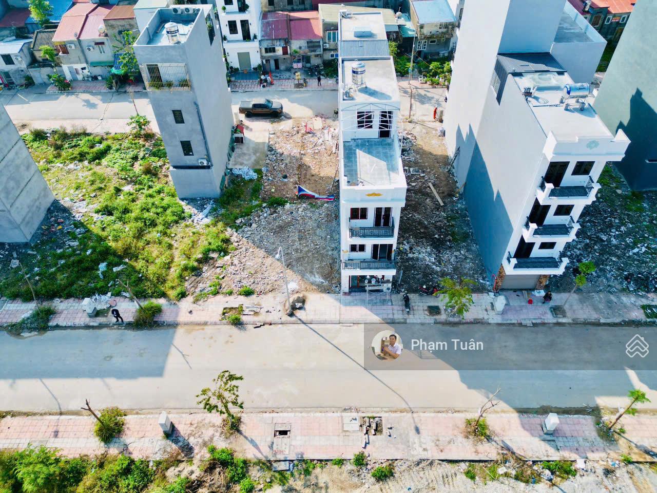 Gần ngã tư đường lớn đất tái định cư 226 Lê Lai (C941) LH 0917 696 ***