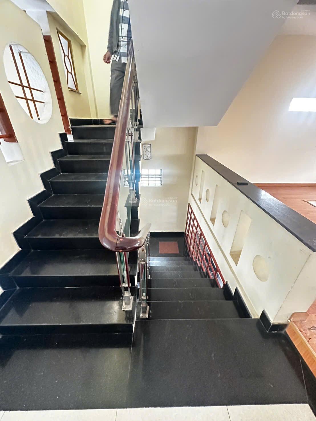 Nhà bán biệt thự mini 4tầng Đường số 10, Hiệp Bình Chánh ngay Đại Học Luật chợ Bình Triệu