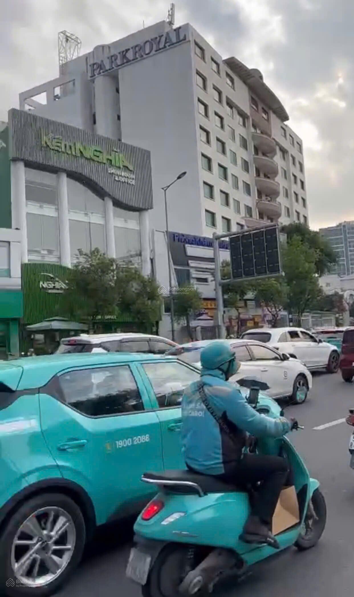 Tòa văn phòng MT đường Hoàng Hoa Thám ngay GA T3, Tân Bình 7.6x30m, hầm 8 lầu, 0941 732 *** cherry Tòa văn phòng MT đường Hoàng Hoa Thám ngay GA T3, Tân Bình 7.6x30m, hầm 8 lầu, 0941 732 *** cherry