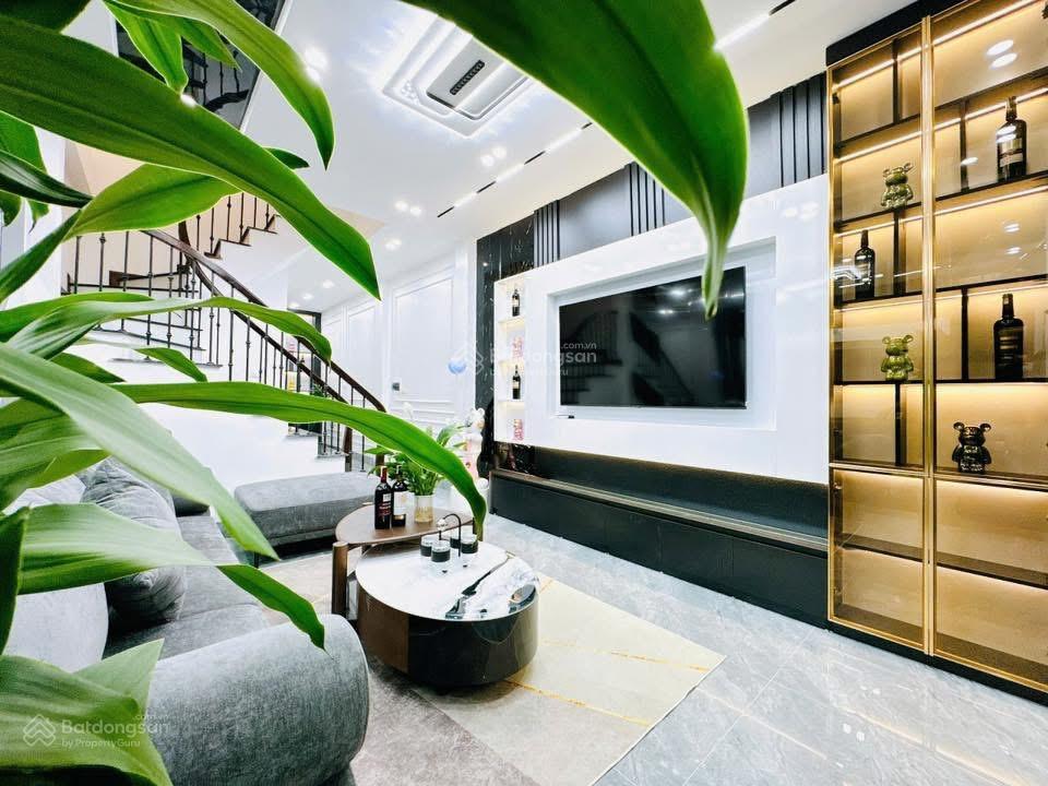 Bán gấp phân lô Trung Kính - Ngõ thông kinh doanh - Ô tô tránh - 60m2 x 7 tầng - nhỉnh 30 tỷ