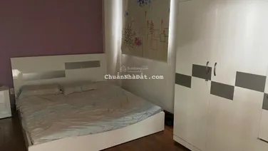 Cần cho thuê căn hộ 109 Nguyễn Biểu, Q.5, 9tr/tháng