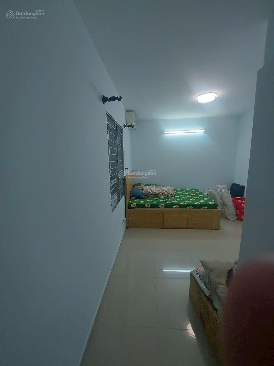 Cần cho thuê căn hộ 109 Nguyễn Biểu, Q.5, 9tr/tháng