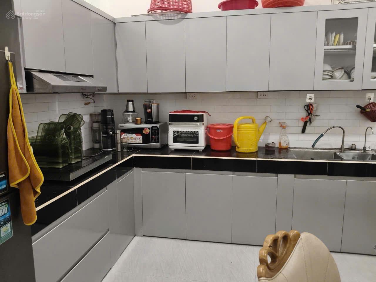 Chủ ngộp bán CH dịch vụ 8 phòng ngay đường số 8, HBC, thủ đức giá 11,4 tỷ LH 0938 677 *** xem nhà