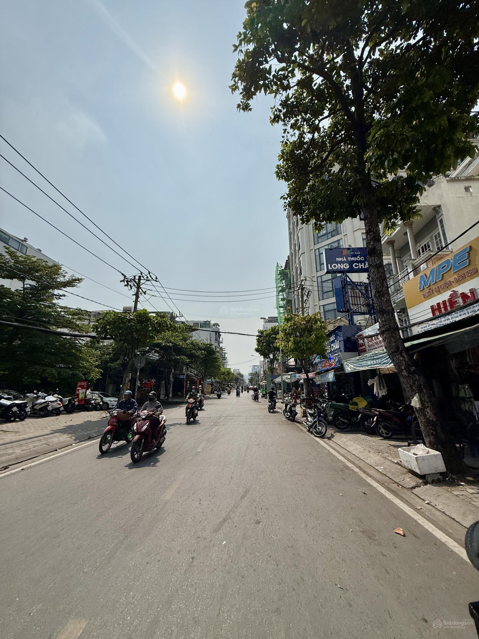 Bán nhà mặt tiền Lâm Văn Bền, P. Tân Thuận Tây, Q7 sát Nguyễn Thị Thập full nội thất, giá ưu đãi