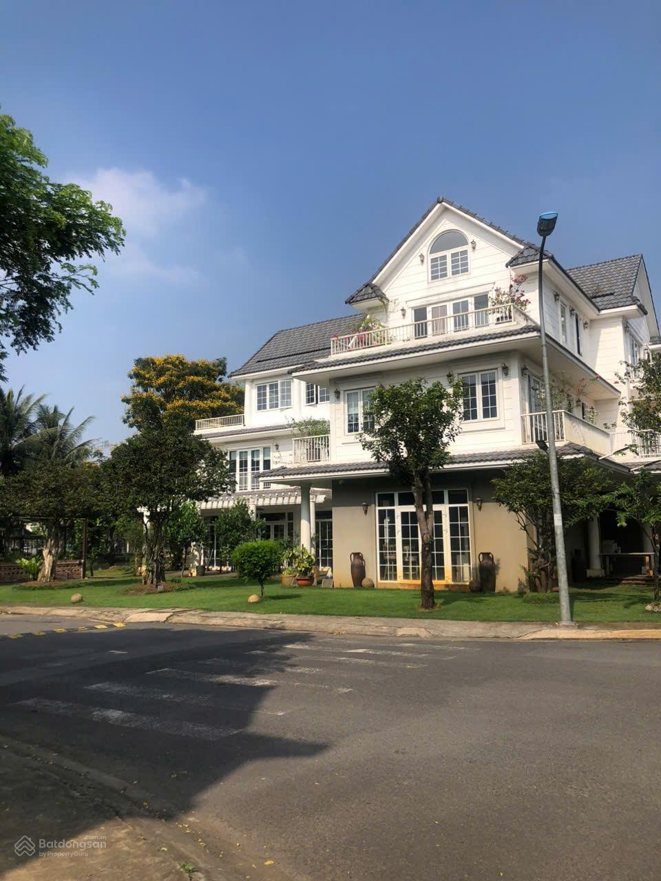 Độc quyền - Bán căn biệt thự đơn lập vvip nhất dự án Park Riverside . DT 616m2 . Có thiết kế hồ bơi