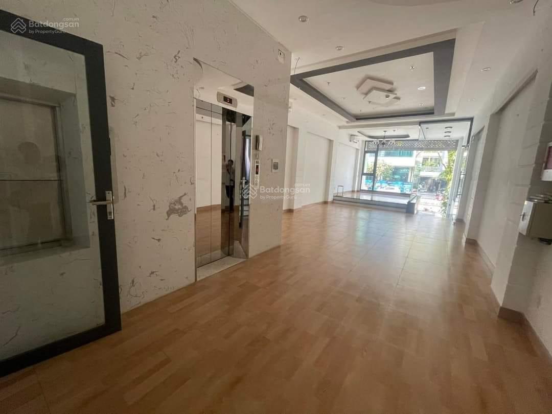 Cho thuê tòa nhà 6 tầng + hầm đường 2/9 sát cầu rồng, có thang máy, hệ thống phòng cháy đầy đủ Cho thuê tòa nhà 6 tầng + hầm đường 2/9 sát cầu rồng, có thang máy, hệ thống phòng cháy đầy đủ