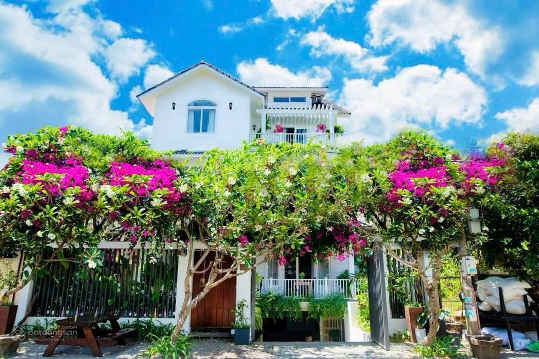 Bán Villa 5 Tầng MT Đường LÊ LÂM, DT 102m, Ngang 8.6m, 12 Phòng Cao Cấp Cách Biển 300m Giá 19tỷ6 TL