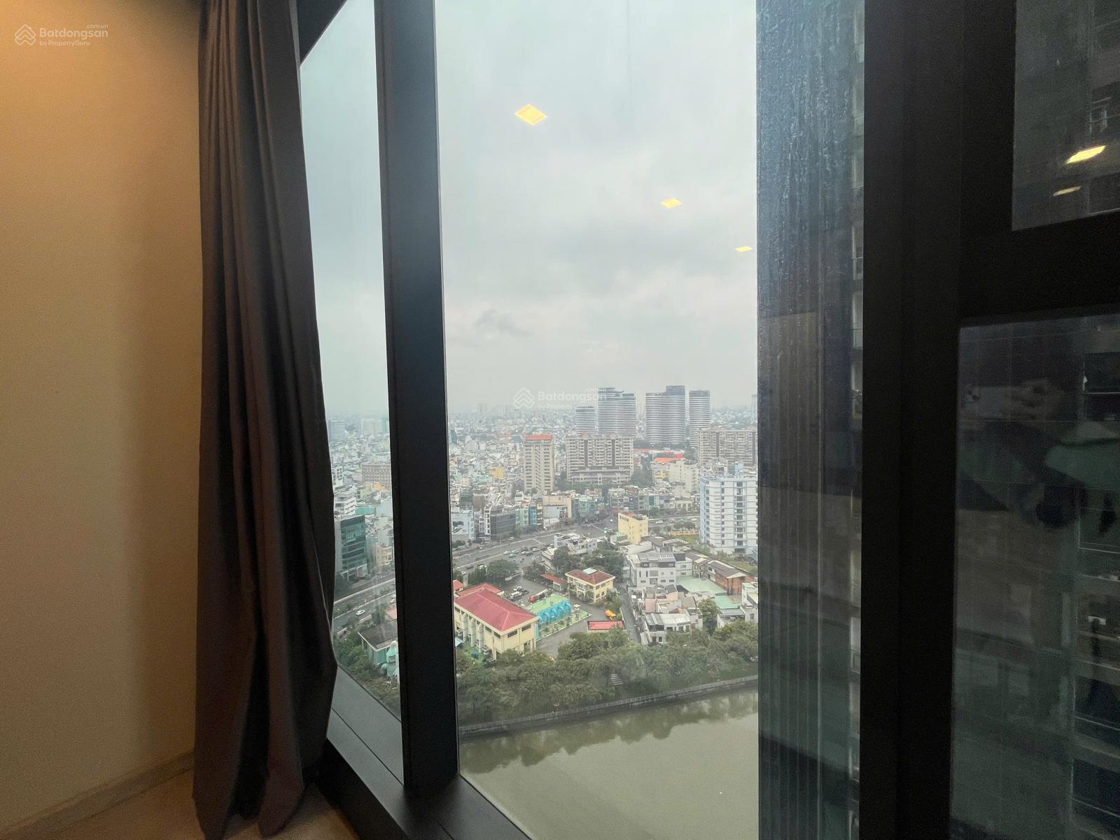 Bán căn hộ 1 phòng ngủ 50m2 giá tốt 9,4 tỷ full nội thất LH Nguyên 0979 934 ***