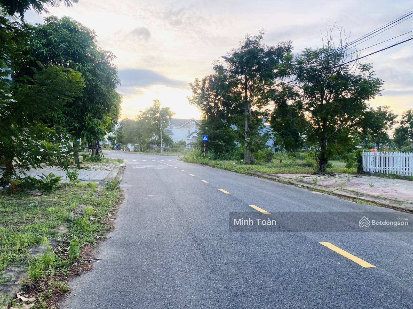 Biệt thự 12m hướng Đông Nam, giá chỉ 6,6 tỷ Biệt thự 12m hướng Đông Nam, giá chỉ 6,6 tỷ