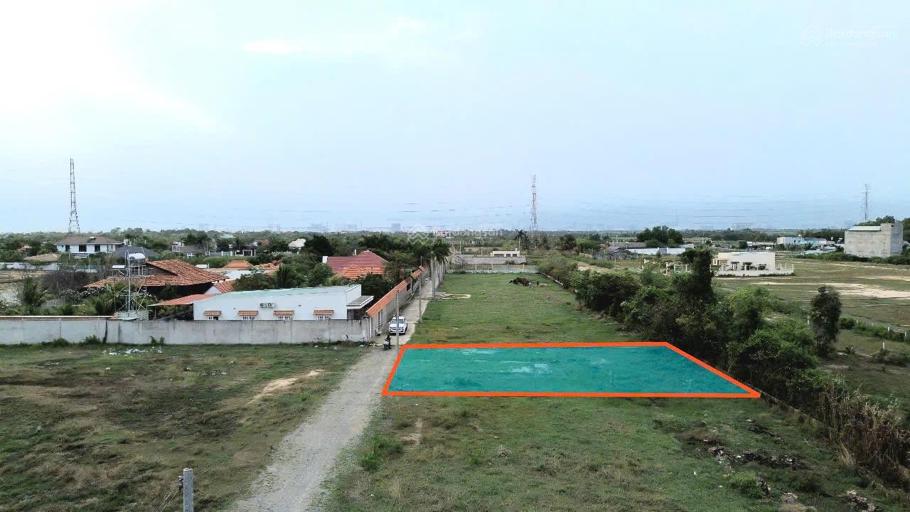 2/Võ Thị Sáu, xã Phú Đông, diện tích 500m2, đường bêtông ô tô thoải mái, giá chỉ 4 tỷ