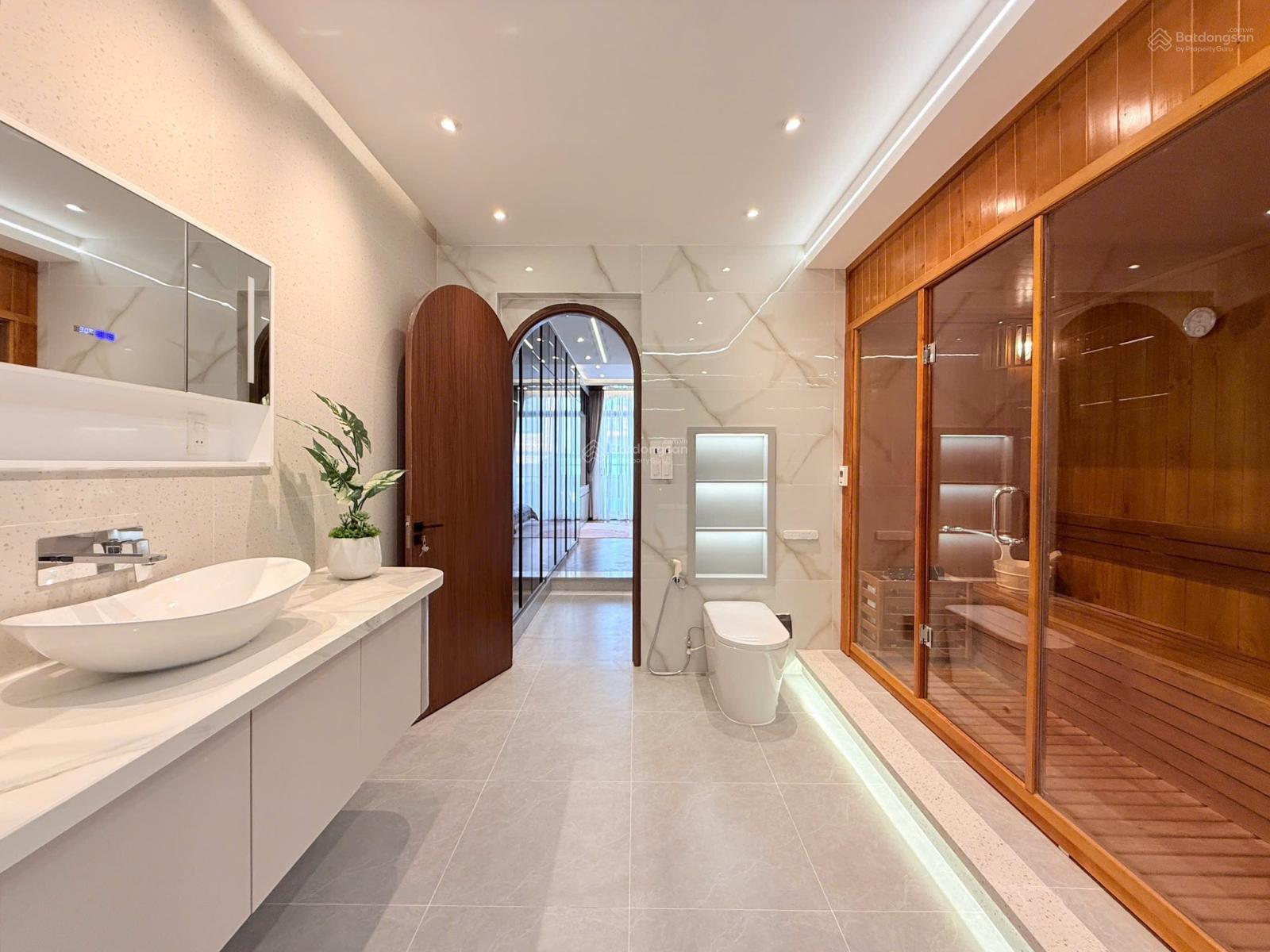 SIÊU PHẨM DUY NHẤT Q.5 - HXH Trần Hưng Đạo, P. Chợ Quán - 4X12,5m- 5 Tầng, thang máy.