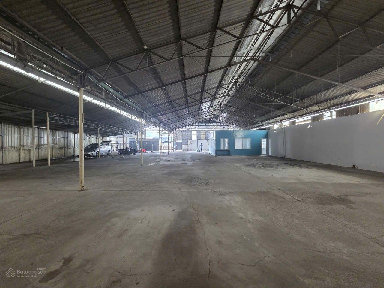 Chính chủ cho thuê nhà xưởng sẹc QL1A, Q12. DT: 1000m2 xe container, Giáp Gò Vấp Chính chủ cho thuê nhà xưởng sẹc QL1A, Q12. DT: 1000m2 xe container, Giáp Gò Vấp