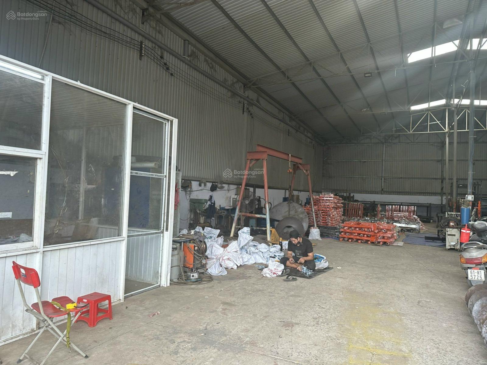 Cho thuê nhà xưởng MT đường Tỉnh Lộ 824 Đức Hòa Long An, DT xưởng 850m2, giá 30tr/tháng