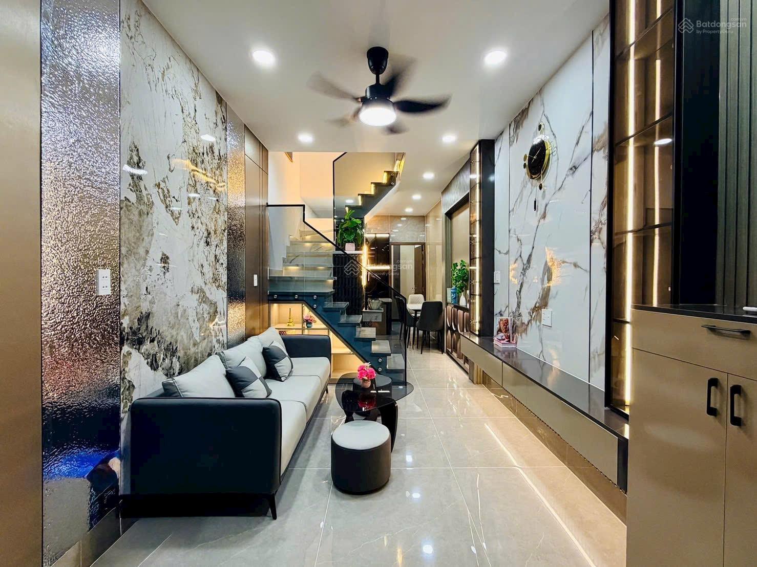 Diện tích to - 3 phòng ngủ - trang bị đủ nội thất - hẻm thông - 25 mét ra mặt tiền đường