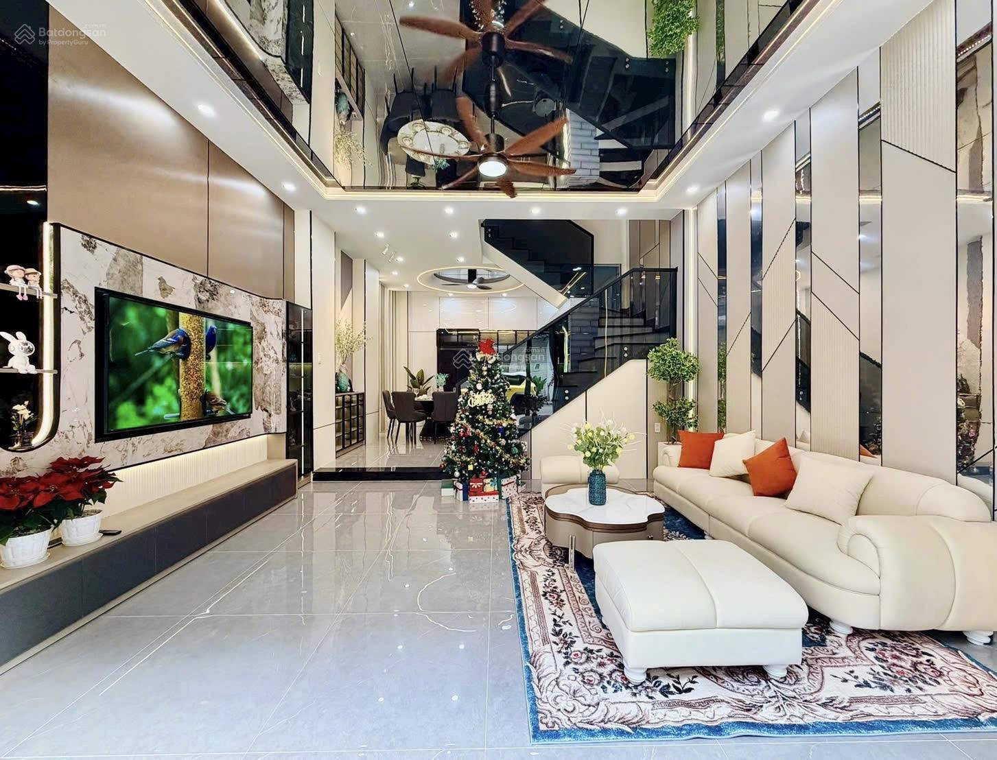 Đường 9 mét - nhà ngang 5m - tiện kinh doanh - mở văn phòng công ty - kết hợp ở - hoàn công đủ Đường 9 mét - nhà ngang 5m - tiện kinh doanh - mở văn phòng công ty - kết hợp ở - hoàn công đủ