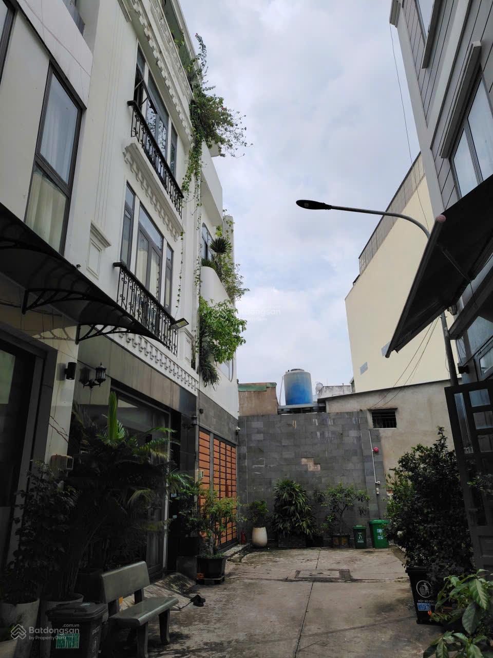 HXH Lê Thúc Hoạch, 62m2, 5.3*11.7m, 4 tầng, 5PN - 6WC, 9tỷ3, khu an ninh cực kì yên tĩnh, nhà đẹp