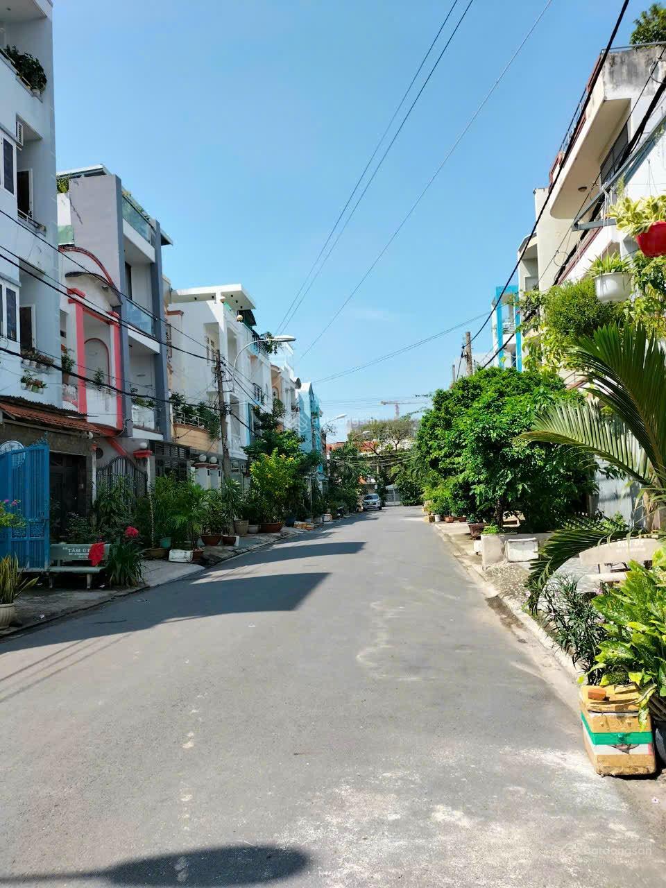 Đất nền MT đường số ,trong khu dân cư phong phú 5. DT: 4,5x18m sổ hồng riêng, đối diện bến xe Q8